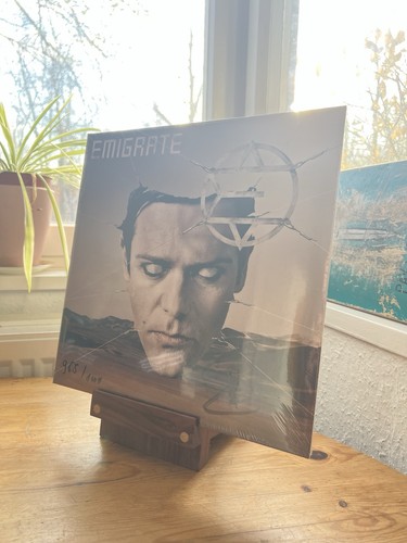 Emigrate signiert - emigrate,